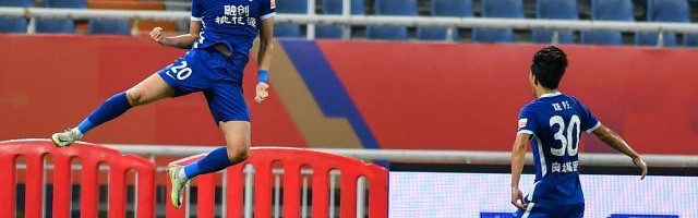 皇冠体育平台-高准翼反戈战斩获三镇首球不窃喜：双方踢得都很好