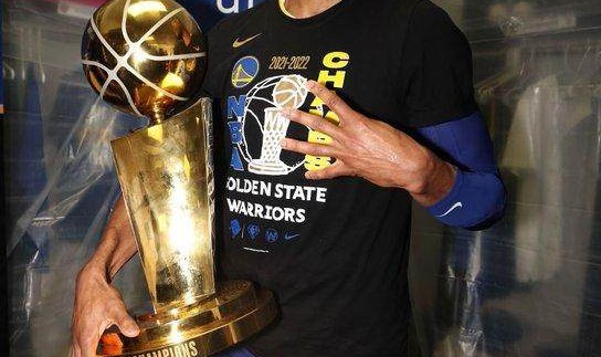 皇冠体育平台-伊戈达拉正式退役！征战NBA19年手握四冠一FMVP