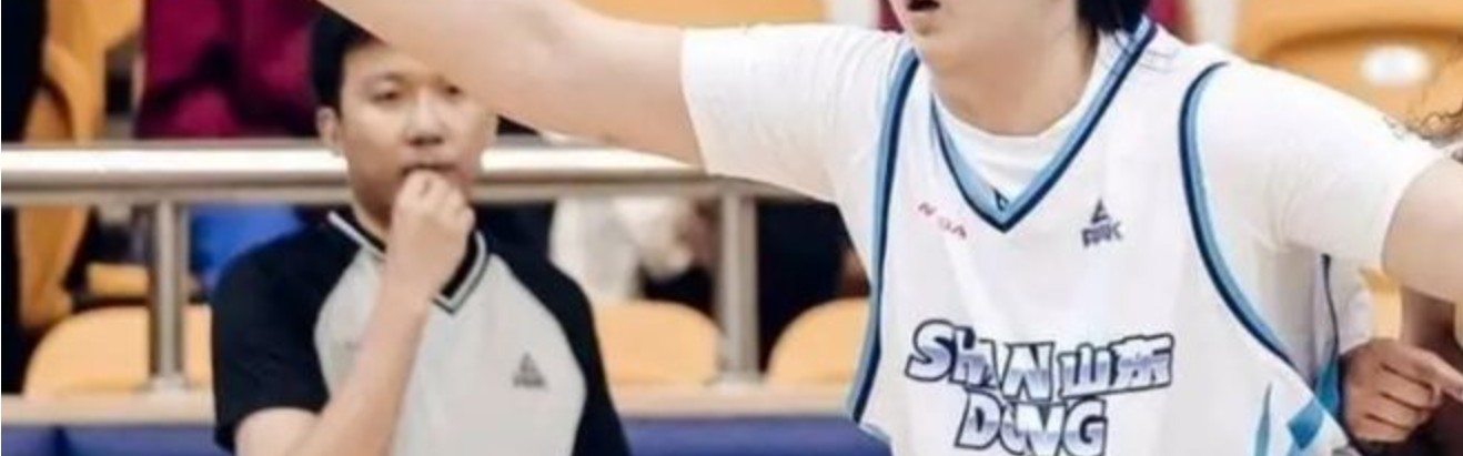 18岁2米26中锋打出巨星水平！7分46秒，12投9中 轰19分10板