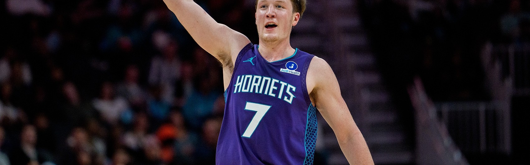 皇冠体育-再接再厉！克尼佩尔连续15场命中2+记三分 刷新新秀历史纪录