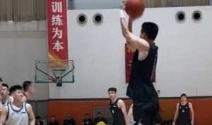 皇冠网址-邱彪：王证的投篮很有特点 但还是小 希望大家让他去继续沉淀沉淀