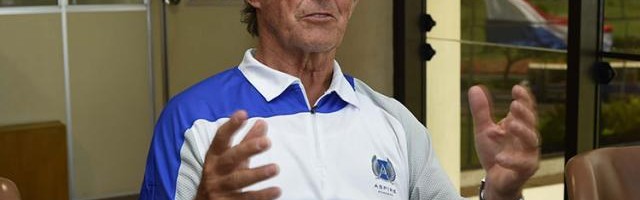 皇冠网址-米卢的哲学、幽默感和中国记忆