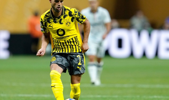 逃过一劫！德天空：扬-库托未伤及十字韧带，恢复顺利周末可复出